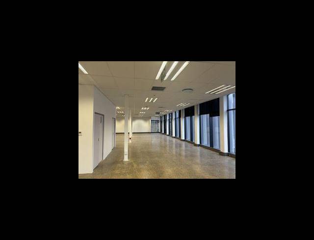 304M² OFFICE TO LET IN WESTVILLE